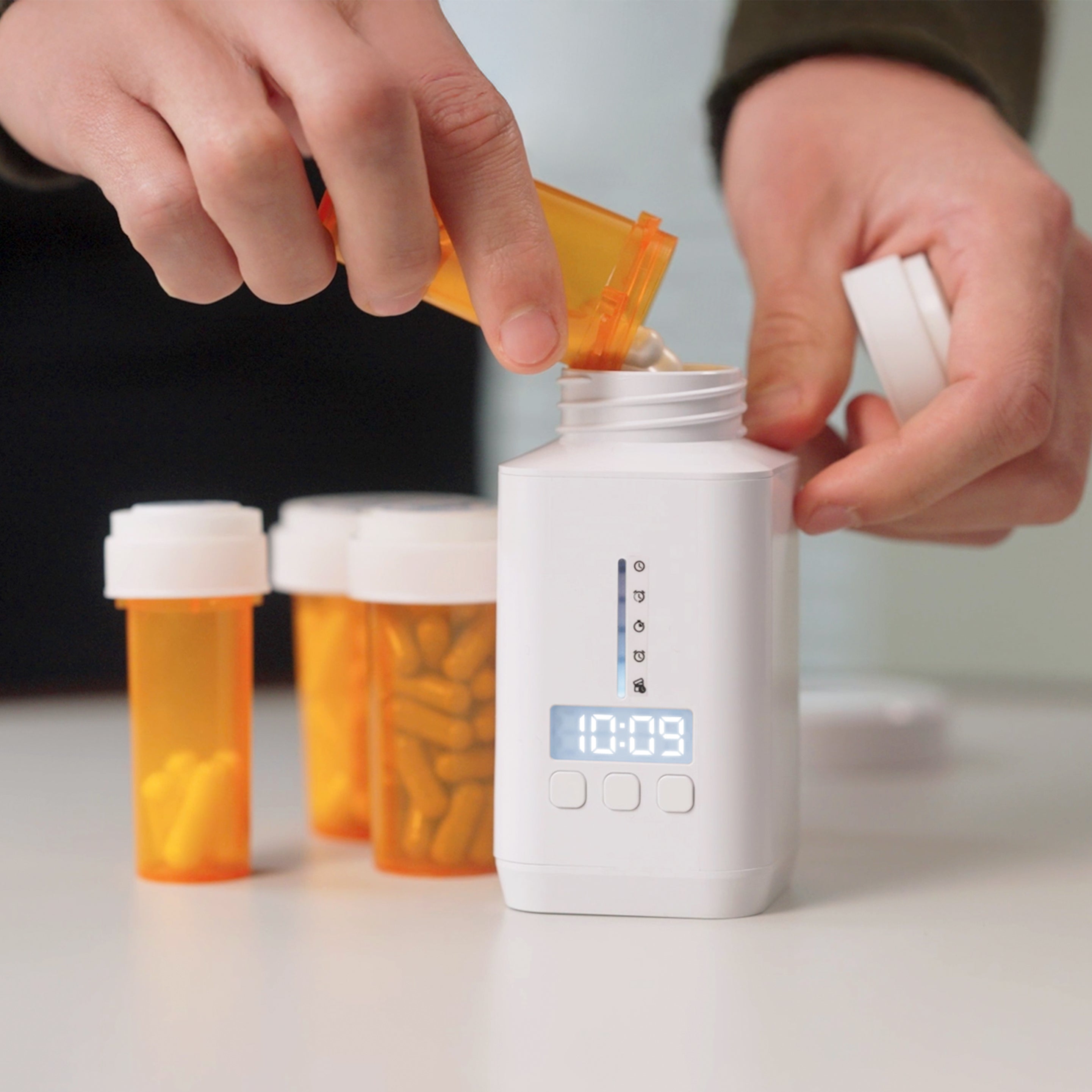DEFI IoT Smart Pill Bottle